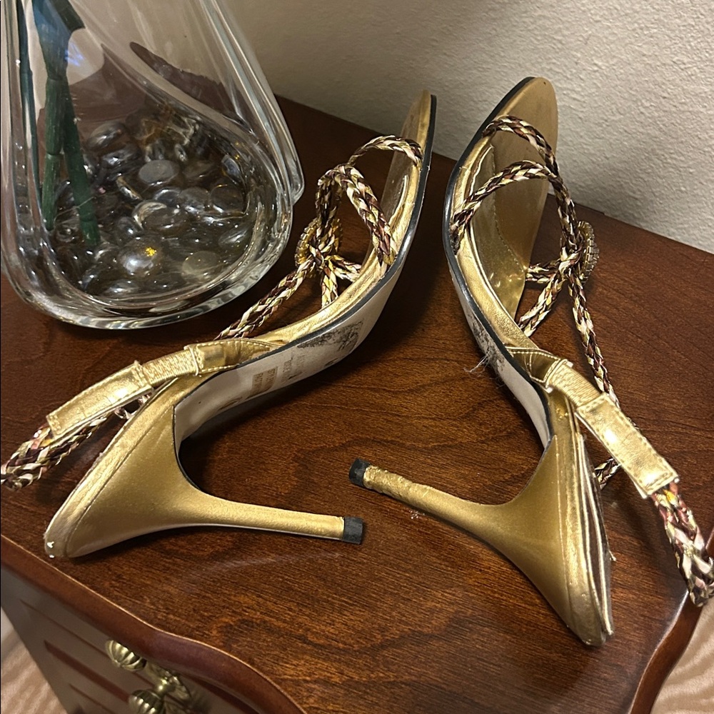 Wild Rose Elegant Gold Women's Heels - Picture 7 of 10